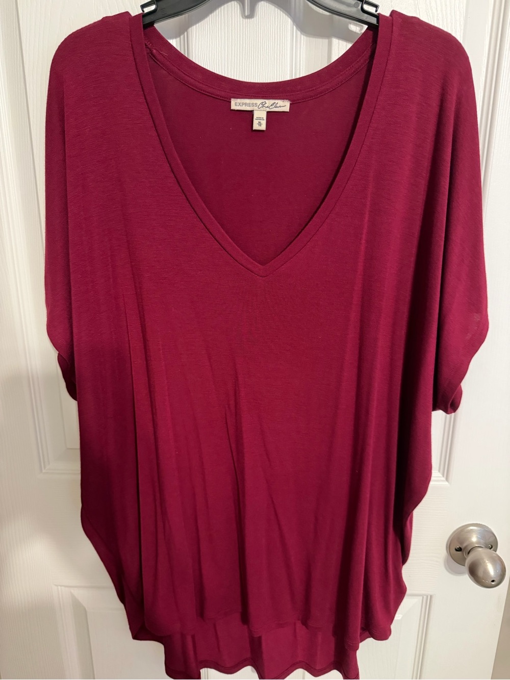 Express Women's V-Neck Dolman Tunic - Burgundy
